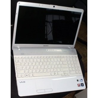 Ноутбук Sony Vaio VPCEB3E1R (Intel Pentium P6100 (2x2.0Ghz) /4096Mb DDR3 /320Gb /Radeon HD5470 /15.5" TFT 1366x768) - Челябинск